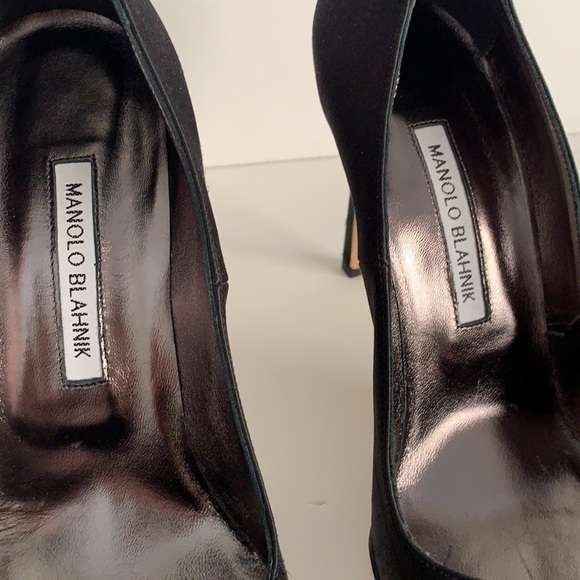Manolo Blahnik Rare Authentic Black Satin Pumps - Picture 4 of 16